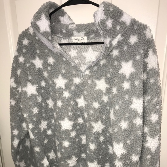 Star Sweater - Picture 3 of 4